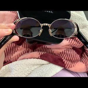 Vintage Chanel sunglasses😎